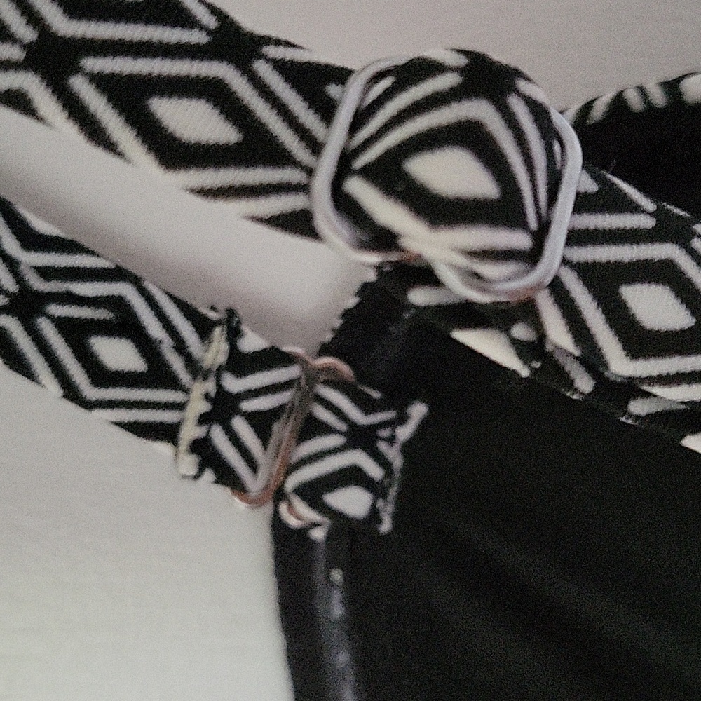 DKNY Swimsuit One Piece Black White Tummy Control Slimming Geometric Design Sz.L - Picture 9 of 16